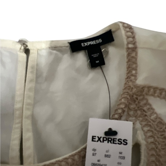 Express Eyelet Crew Neck Puff Sleeve - Picture 2 of 2